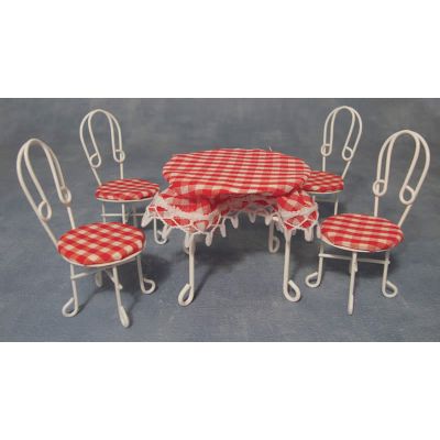 Table, 4 Chairs & Cloth